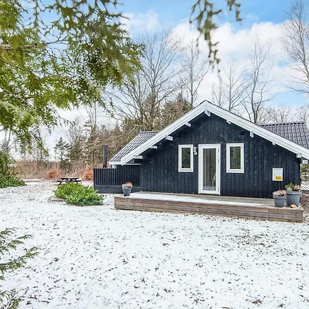 6 Person In Toftlund-by Traum